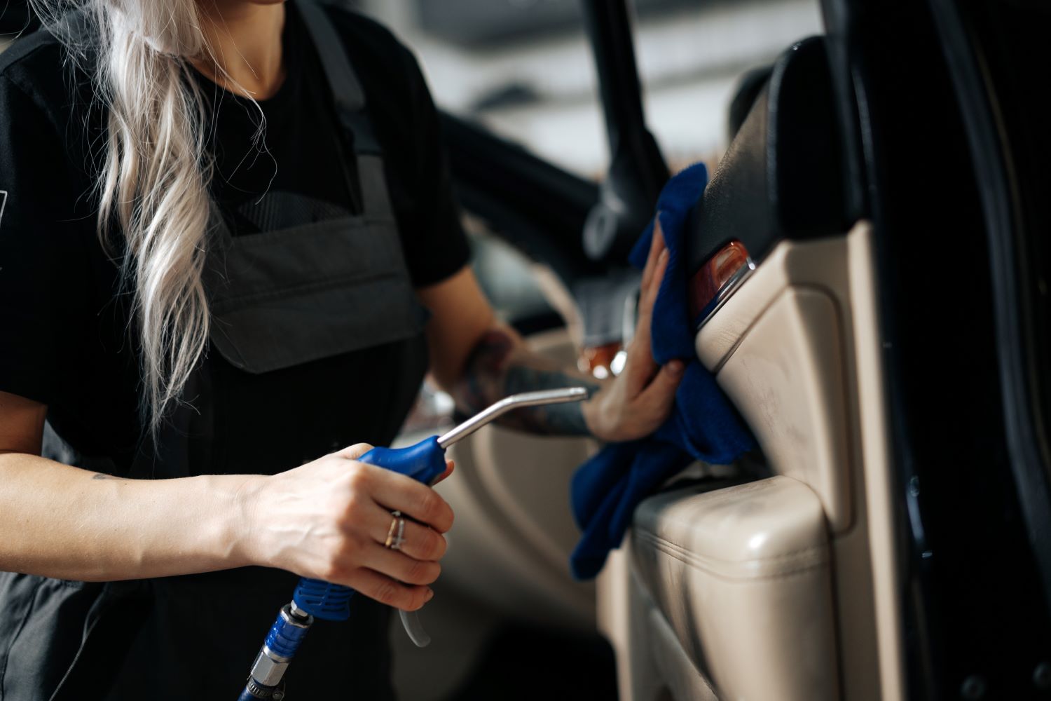 How to Manage Odors in an Old Car